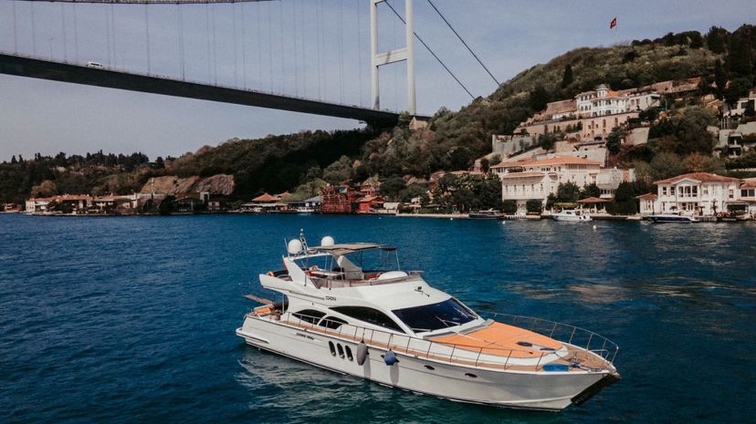 Bebek - Premium Bosphorus Motoryachts